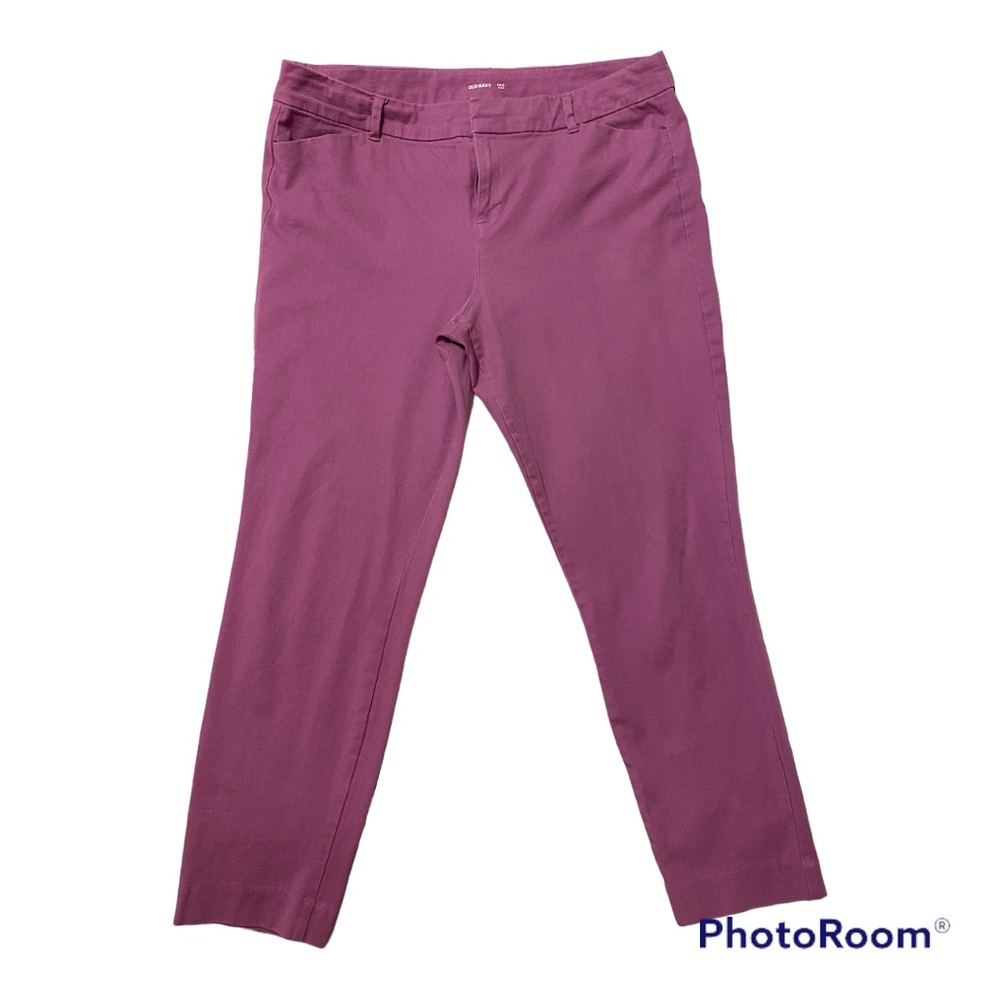 Old Navy Pixie Pants, ankle length. Good used condition.